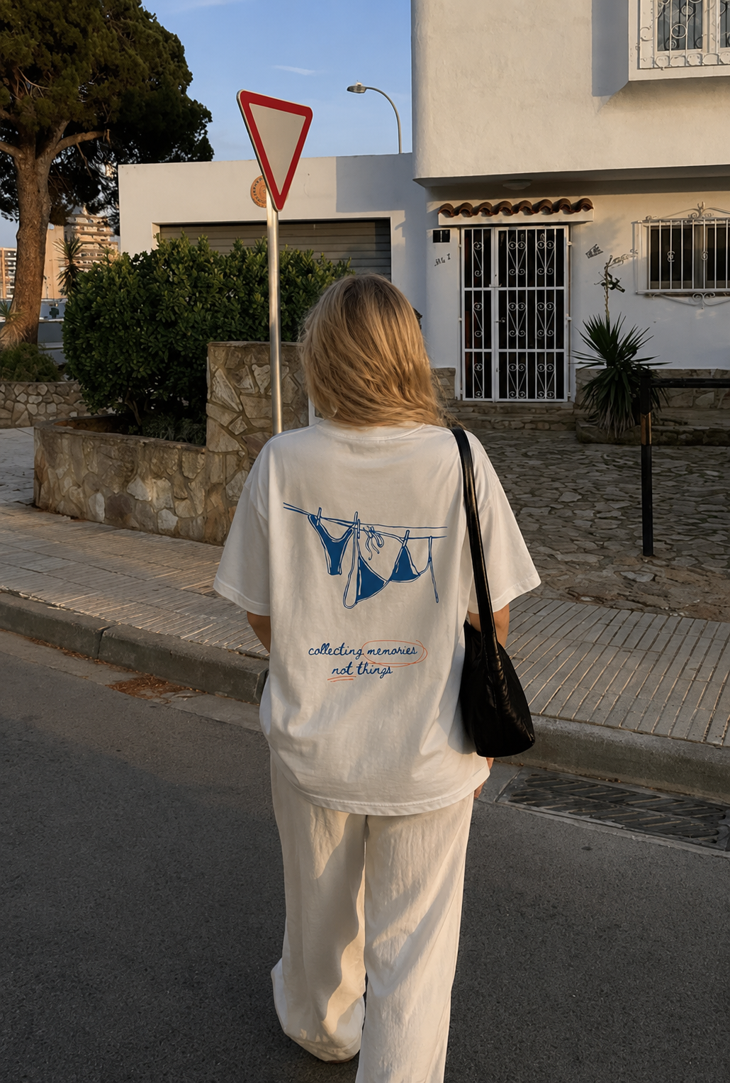 T-Shirt - Collecting