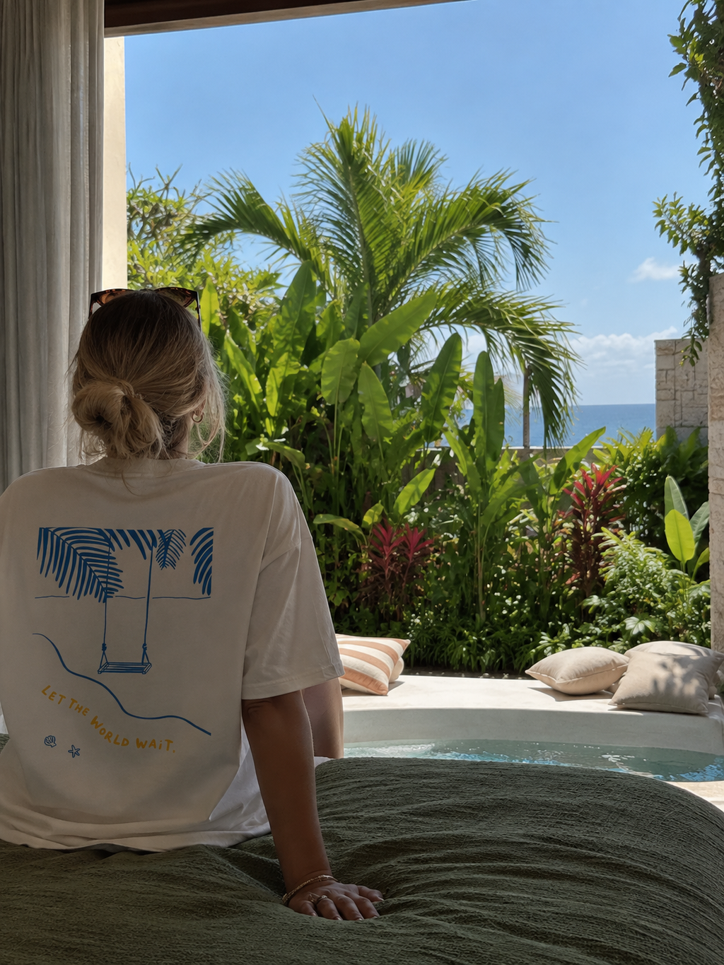 T-Shirt - World